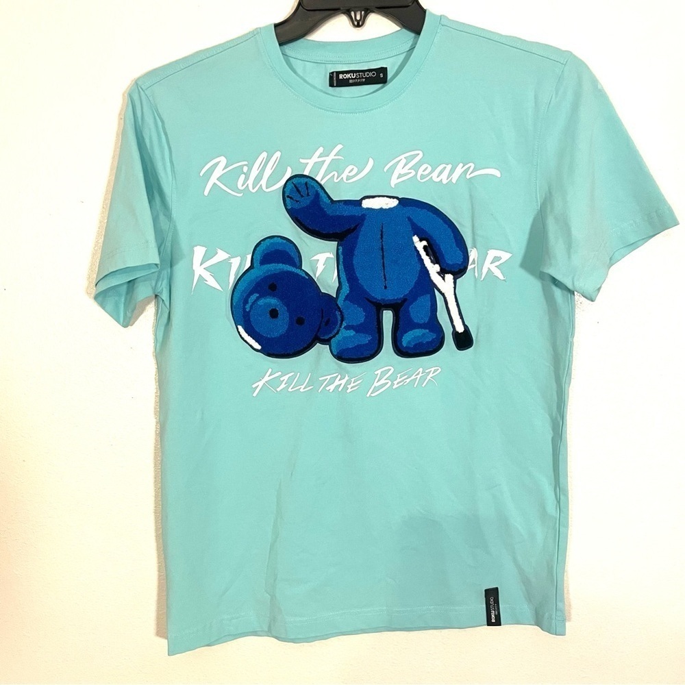 Roku Studio Kill The Bear Tee Turquoise Blue T-shirt Patch Fuzzy Bear Sz Small